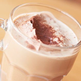 ホイップの甘さとココアの苦みが絶妙 ふんわりチョコレートクリームの“カフェモカ”