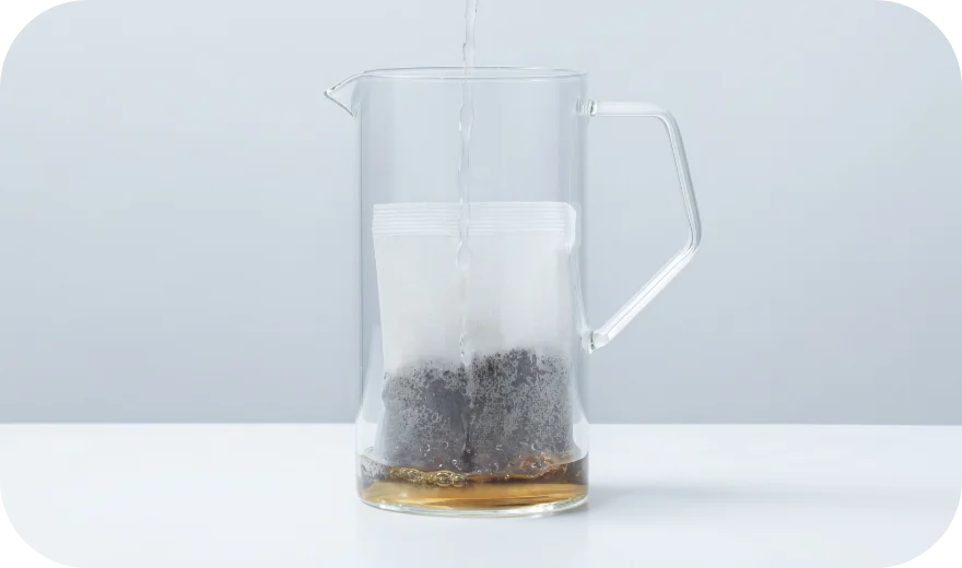 初めにバッグ全体に浸るように少量の水(常温)を注ぐ